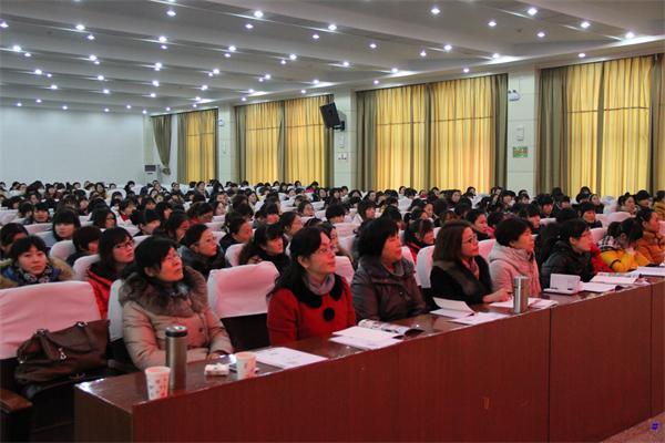 泰山区举办幼儿教师心理健康培训会_教育_泰