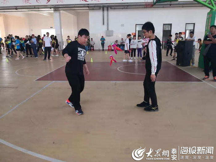 19年泰安市中小学生运动会踢毽子比赛举行 教育 大众网