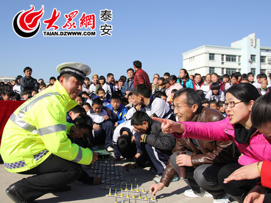 肥城交警:四个强化做好春季交通安全宣传