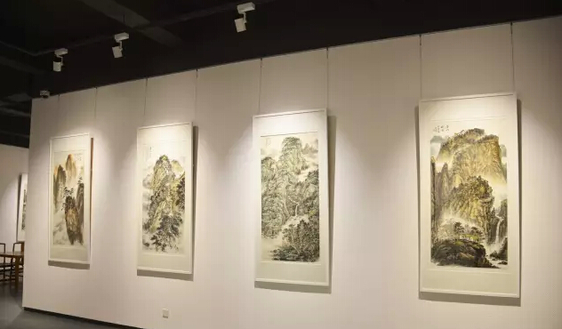 来自泰安的山水画家亓均作品亮相秦风鲁韵画展