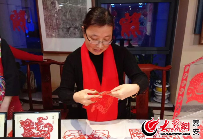 岱岳剪纸传承人薛国美:巧手创作 慧心传承